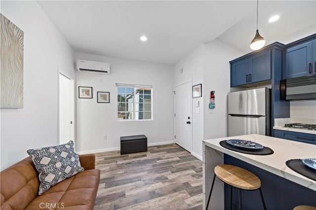 1513 W 215th Street, Torrance, CA 90501