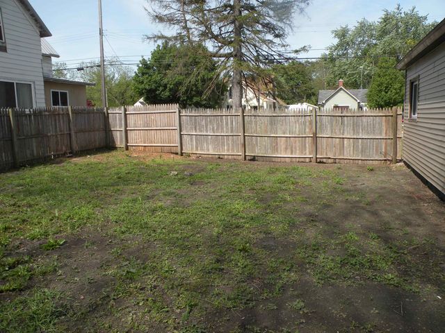 1007 S Shiawassee Street, Owosso, MI 48867