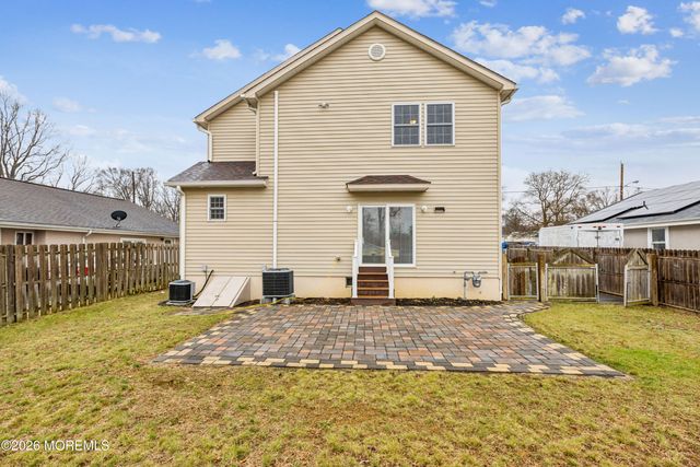6 5th Street, New Egypt, NJ 08533