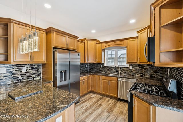 6 5th Street, New Egypt, NJ 08533