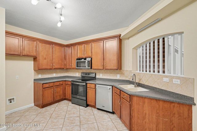 1921 Muirfield Way SE, Palm Bay, FL 32909