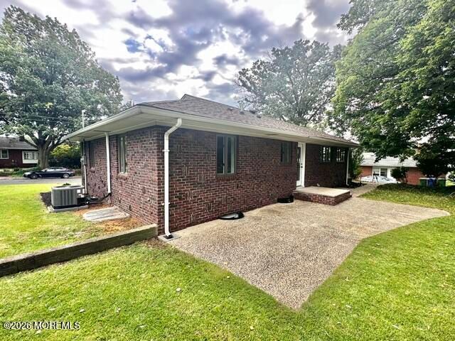 16 Charlotte Street, Sayreville, NJ 08872