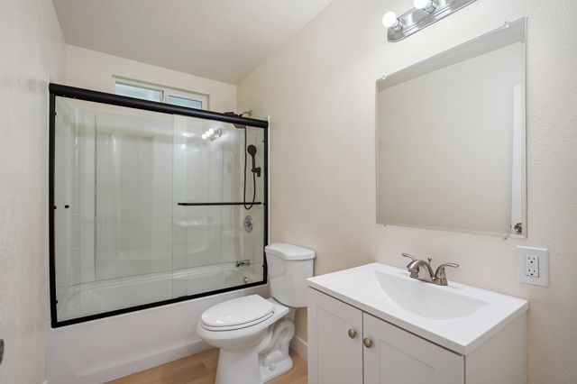 732 N Dwight Avenue, Farmersville, CA 93223