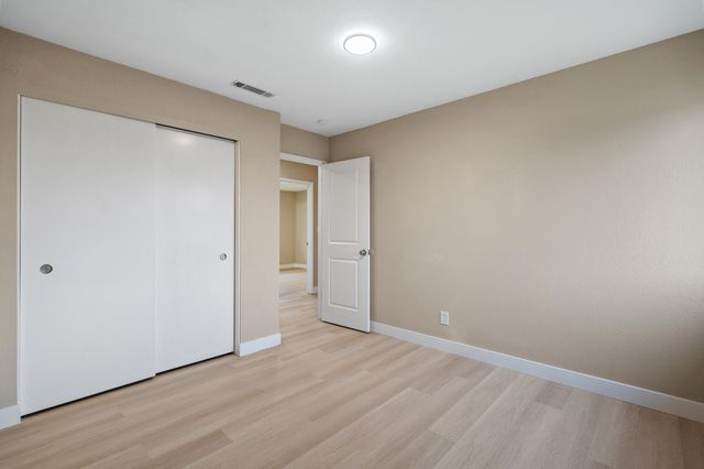 732 N Dwight Avenue, Farmersville, CA 93223