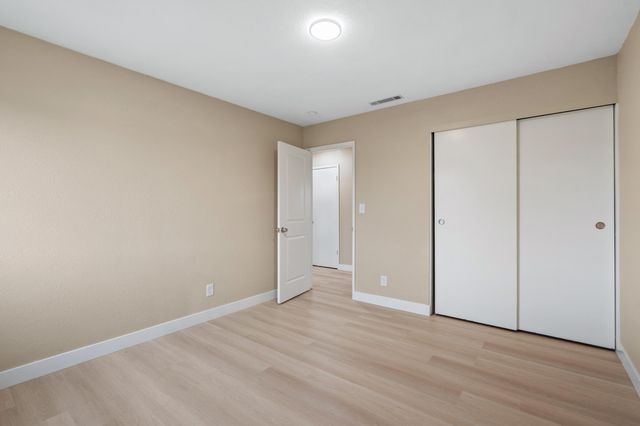 732 N Dwight Avenue, Farmersville, CA 93223