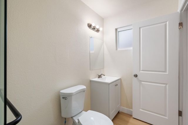 732 N Dwight Avenue, Farmersville, CA 93223