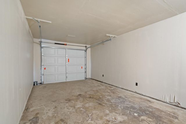 732 N Dwight Avenue, Farmersville, CA 93223