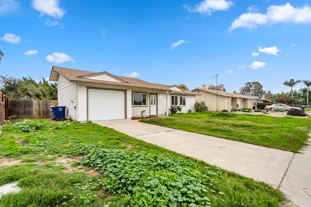 732 N Dwight Avenue, Farmersville, CA 93223