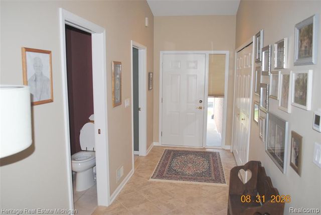 380 Walnut Drive, South Lyon, MI 48178