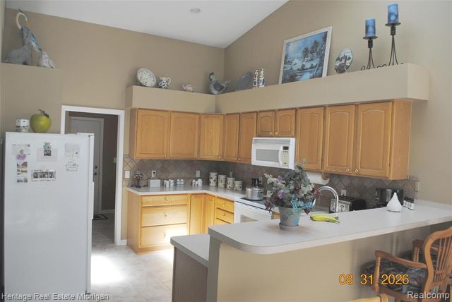 380 Walnut Drive, South Lyon, MI 48178