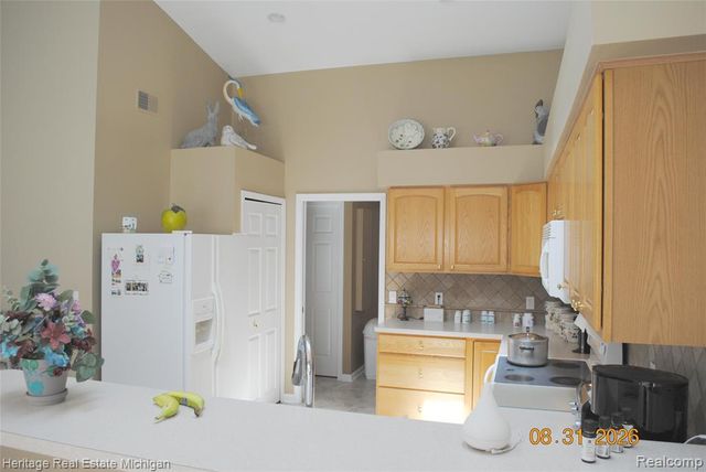 380 Walnut Drive, South Lyon, MI 48178