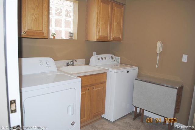 380 Walnut Drive, South Lyon, MI 48178