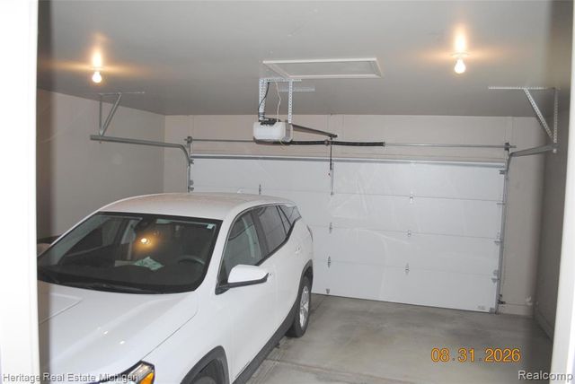 380 Walnut Drive, South Lyon, MI 48178