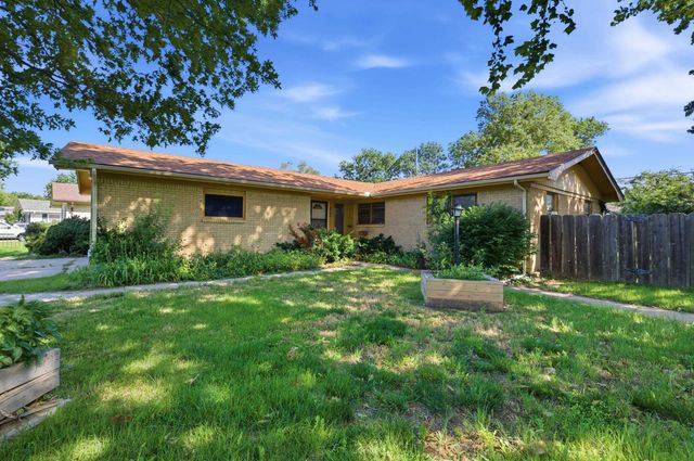 2705 S Martinson Ave, Wichita, KS 67217