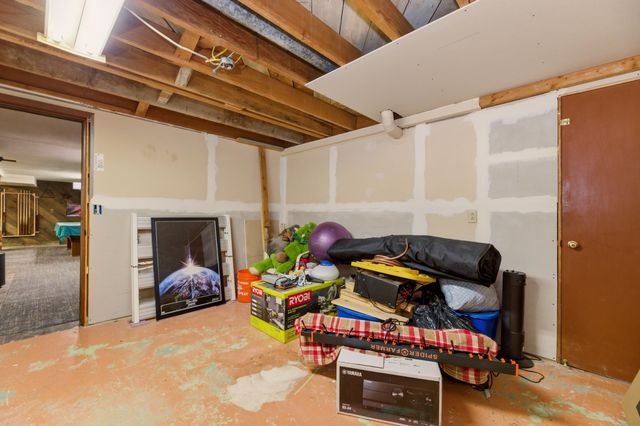 2705 S Martinson Ave, Wichita, KS 67217