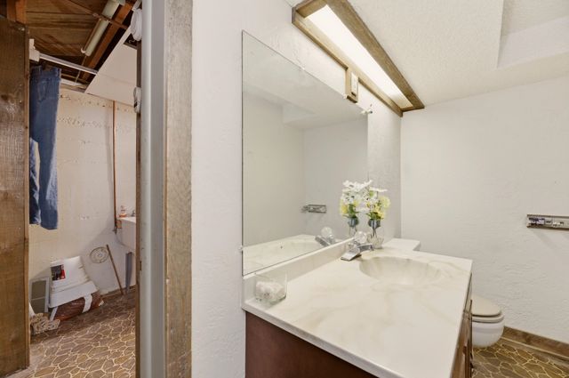 2705 S Martinson Ave, Wichita, KS 67217