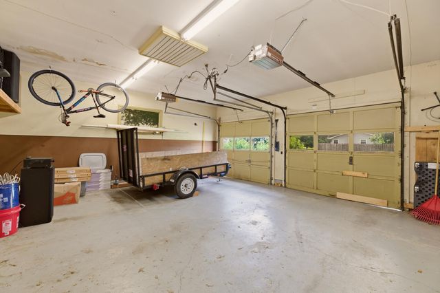 2705 S Martinson Ave, Wichita, KS 67217