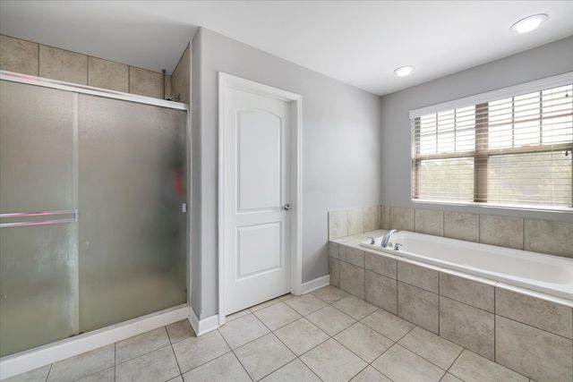 21042 Lakewoods Lane, Shorewood, IL 60404