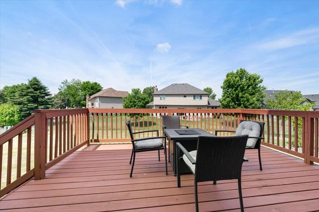 21042 Lakewoods Lane, Shorewood, IL 60404