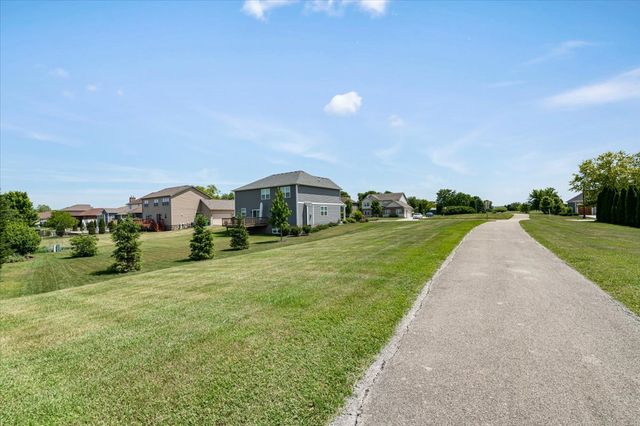21042 Lakewoods Lane, Shorewood, IL 60404