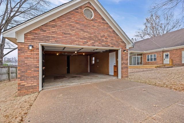 3339 PEMBROKE ELLIS CV, Memphis, TN 38133