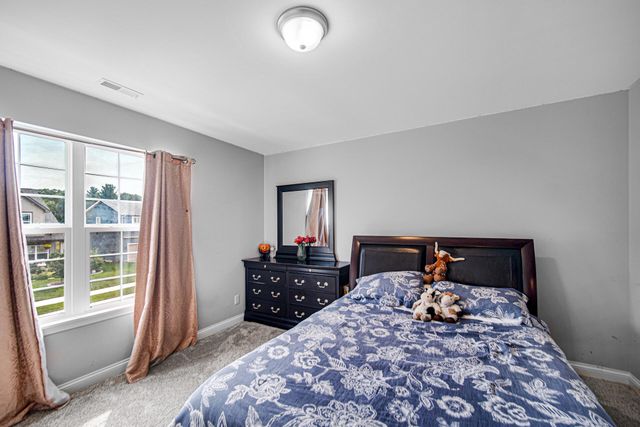 813 Hatch Lake Pkwy, Valparaiso, IN 46385