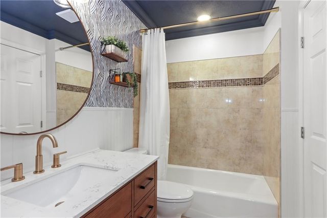 5909 Greenwood Street, Shawnee, KS 66216