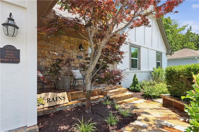 5909 Greenwood Street, Shawnee, KS 66216