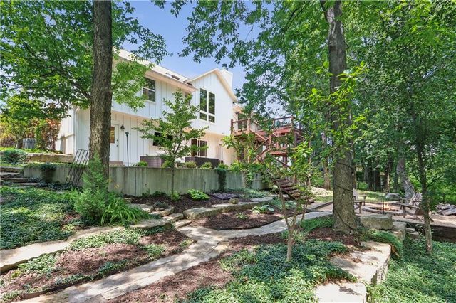 5909 Greenwood Street, Shawnee, KS 66216