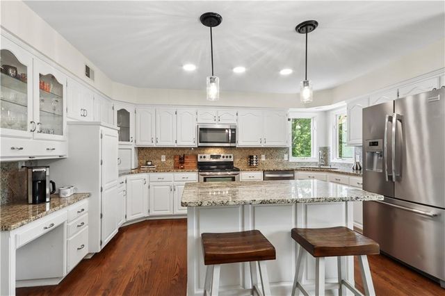 5909 Greenwood Street, Shawnee, KS 66216