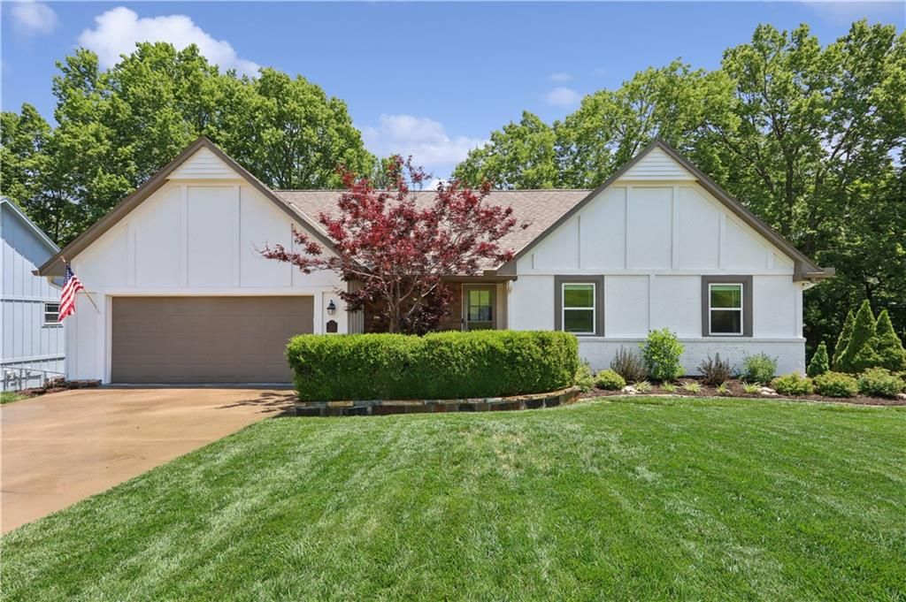 5909 Greenwood Street, Shawnee, KS 66216