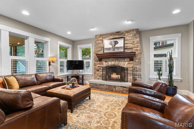 30 Gray Avenue, Webster Groves, MO 63119