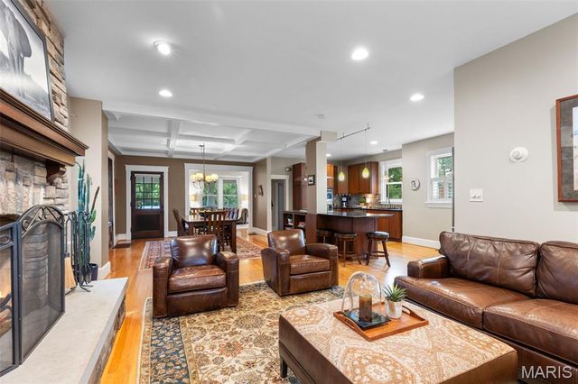 30 Gray Avenue, Webster Groves, MO 63119
