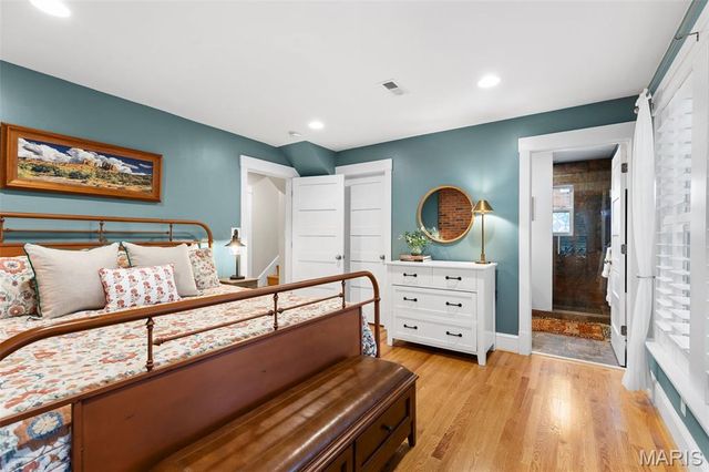 30 Gray Avenue, Webster Groves, MO 63119