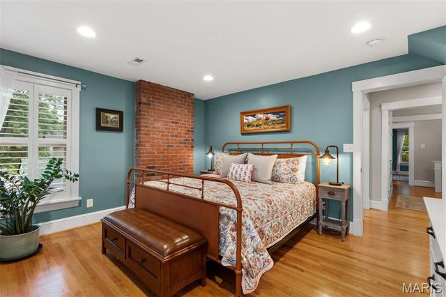30 Gray Avenue, Webster Groves, MO 63119