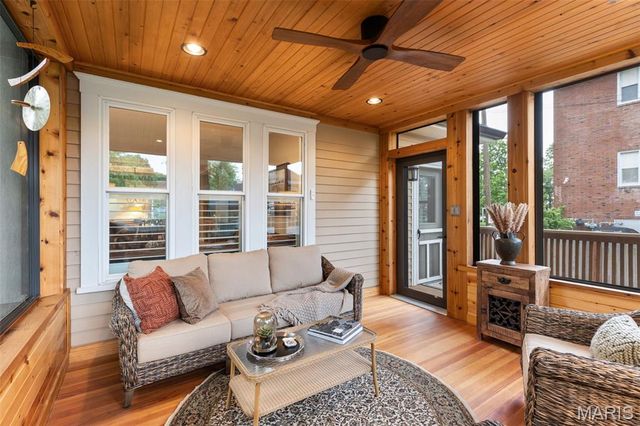30 Gray Avenue, Webster Groves, MO 63119