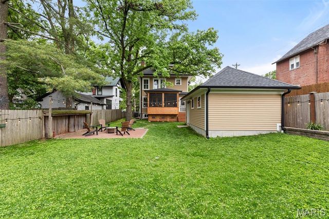 30 Gray Avenue, Webster Groves, MO 63119