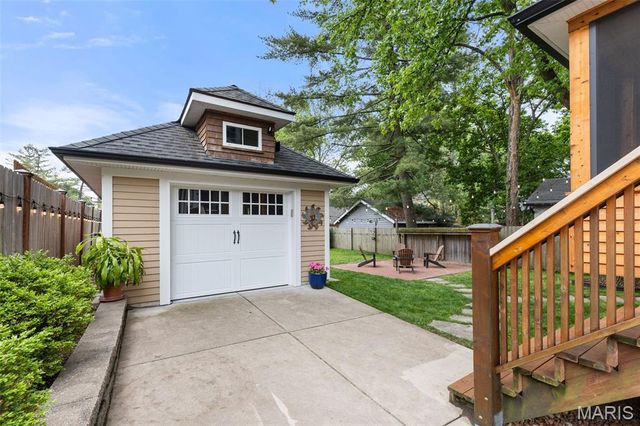 30 Gray Avenue, Webster Groves, MO 63119