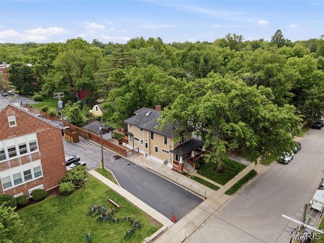 30 Gray Avenue, Webster Groves, MO 63119