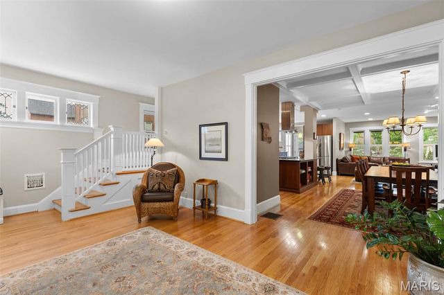 30 Gray Avenue, Webster Groves, MO 63119