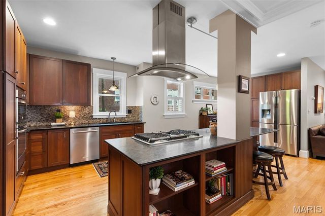 30 Gray Avenue, Webster Groves, MO 63119