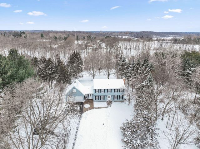 33214 Nueman Court, Lindstrom, MN 55045