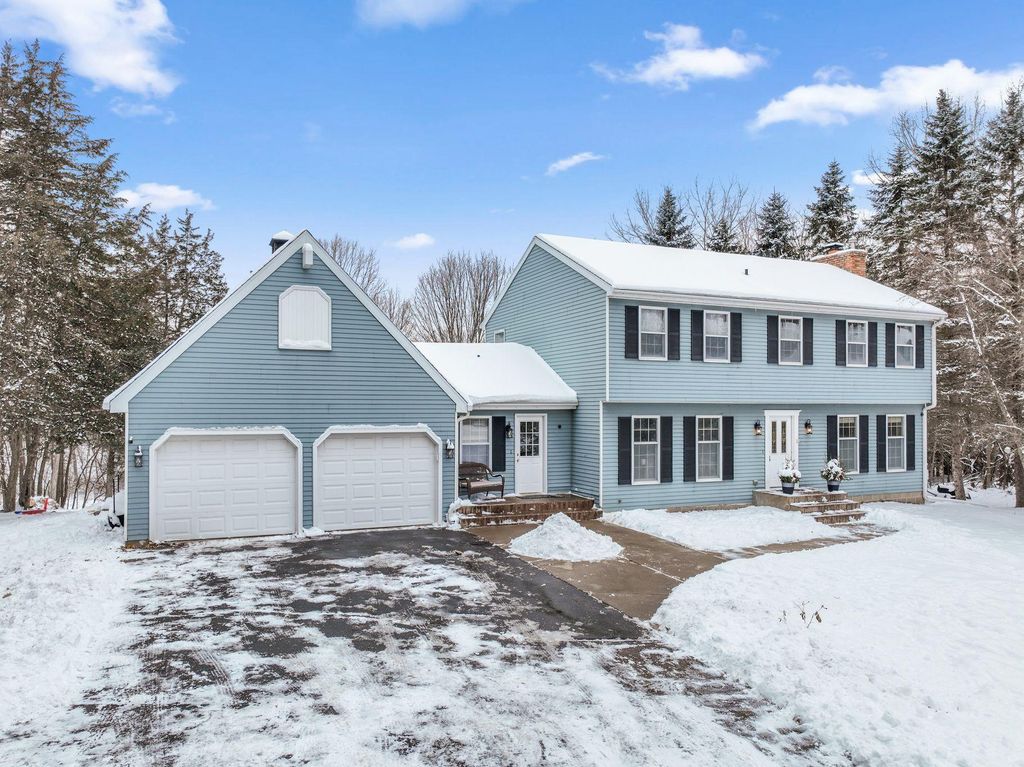 33214 Nueman Court, Lindstrom, MN 55045