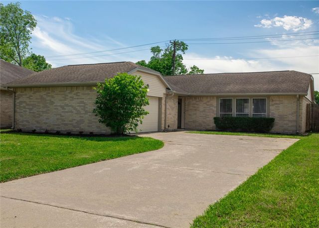 311 Forest Hills Drive, League City, TX 77573