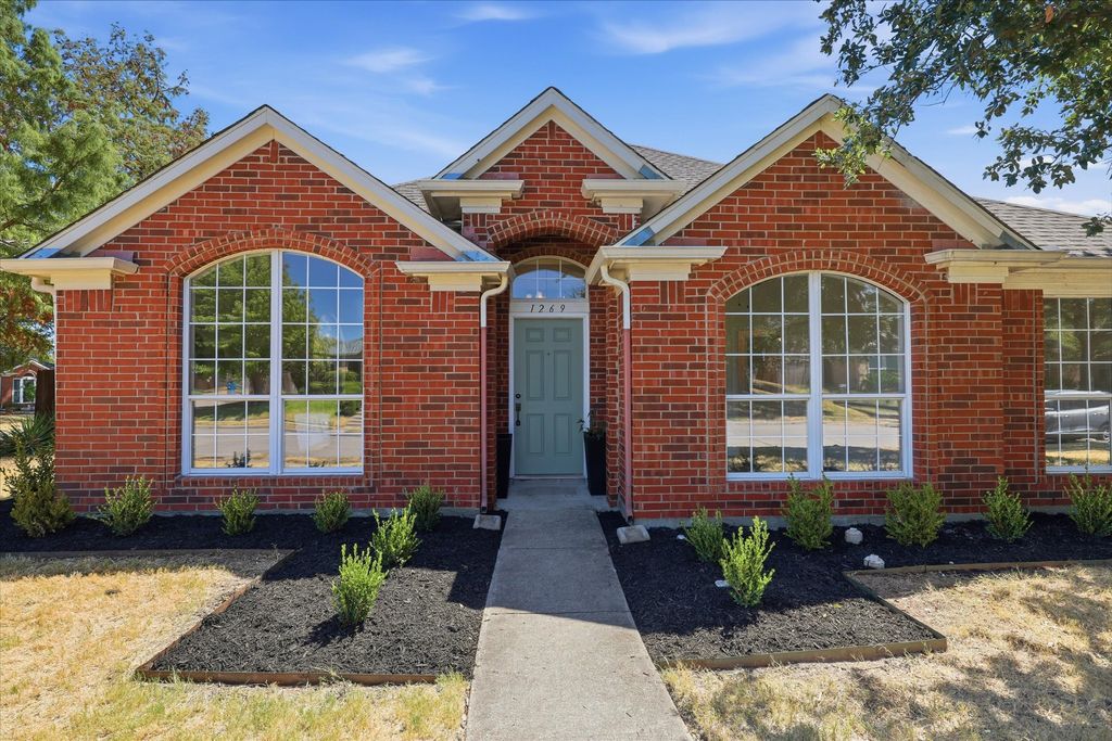 1269 Winston Drive, Lewisville, TX 75077 — photo 2