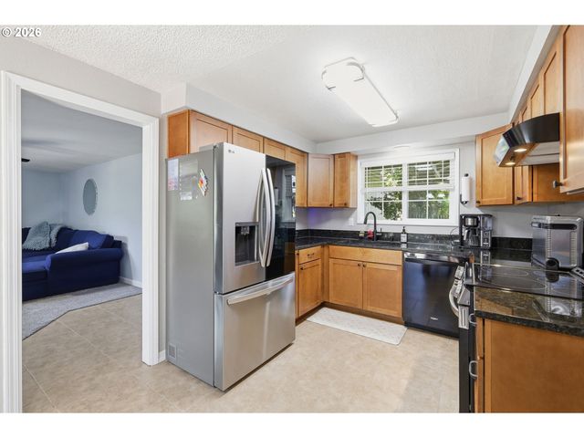 6450 B St, Springfield, OR 97478
