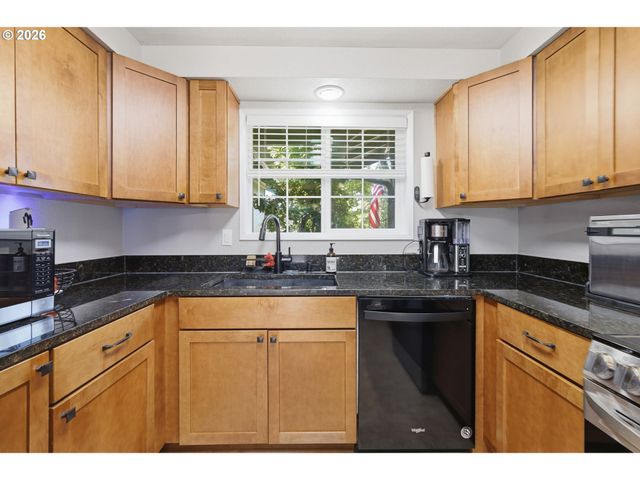 6450 B St, Springfield, OR 97478