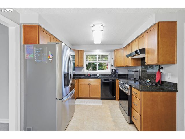 6450 B St, Springfield, OR 97478