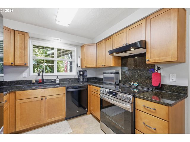 6450 B St, Springfield, OR 97478
