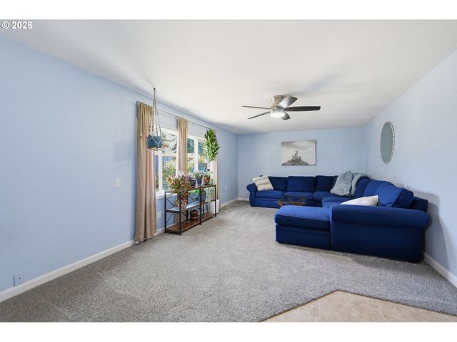 6450 B St, Springfield, OR 97478